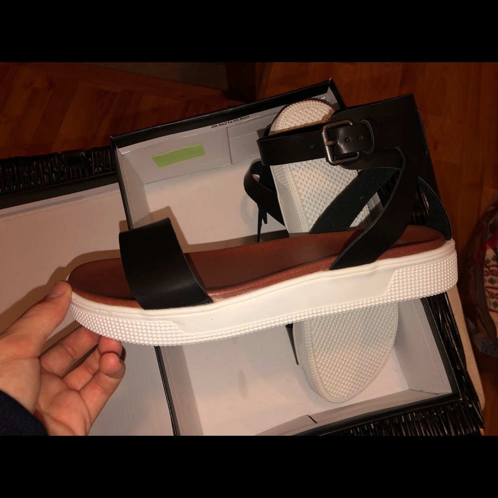 BRAND NEW Mia Platform Sandals!